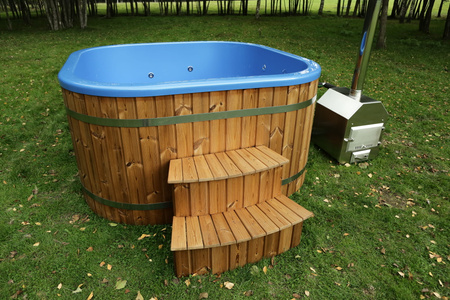 Jakuzzi ogrodowe kwadratowe 200x200 z piecem zewnętrznym na drewno WKŁAD AKRYLOWY