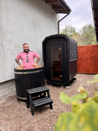 Sauna KOBA Kwadro MICRO + balia do schładzania / Strefa regeneracji SuperMario