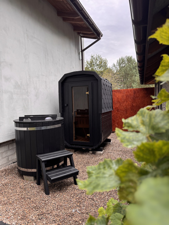 Sauna KOBA Kwadro MICRO + balia do schładzania / Strefa regeneracji SuperMario